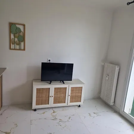 Front Apartment